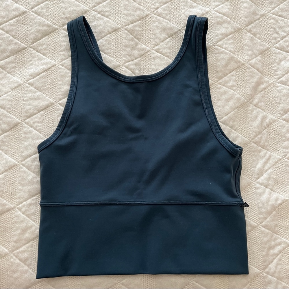 Lululemon High-Neck Cropped Tank